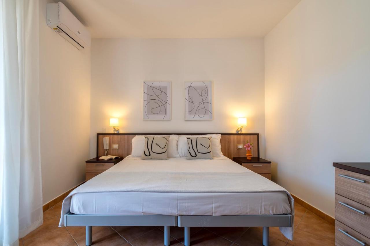 Le Terrazze Apartments Альгеро Екстер'єр фото