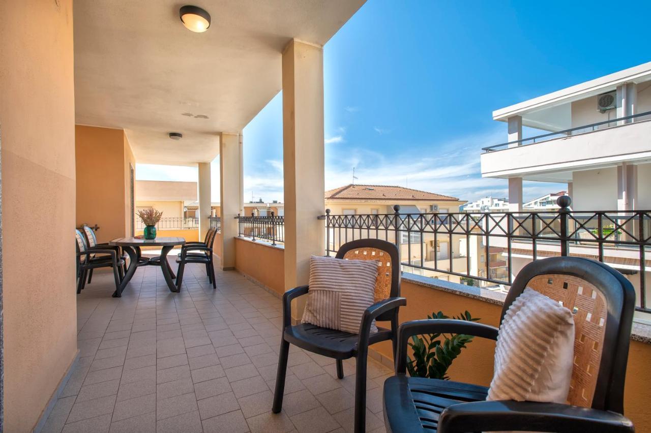 Le Terrazze Apartments Альгеро Екстер'єр фото