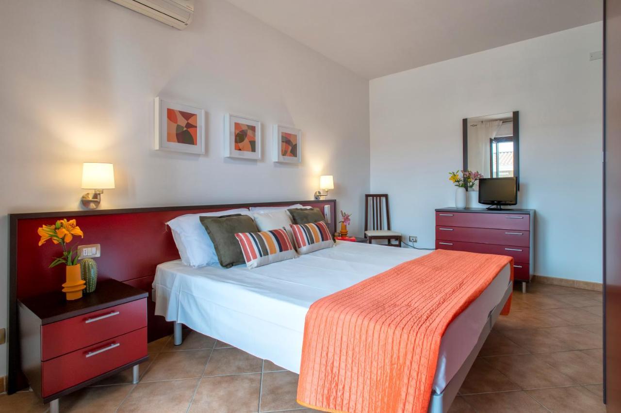Le Terrazze Apartments Альгеро Екстер'єр фото