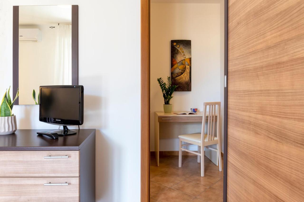 Le Terrazze Apartments Альгеро Екстер'єр фото
