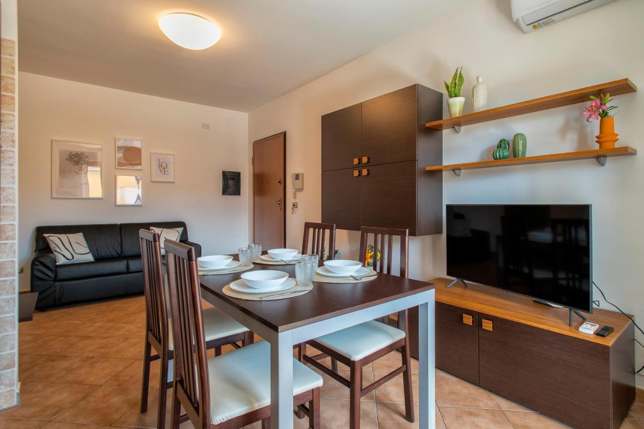 Le Terrazze Apartments Альгеро Екстер'єр фото